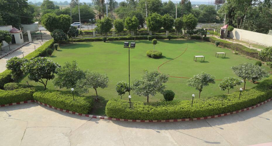 Suryansh Country feast Inn, Gurgaon 2